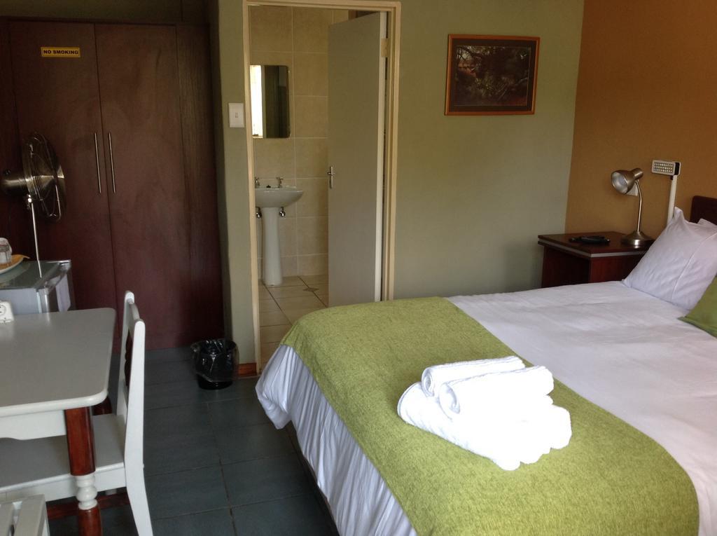 Amigos Bed & Breakfast - No Loadshedding Mbombela Szoba fotó
